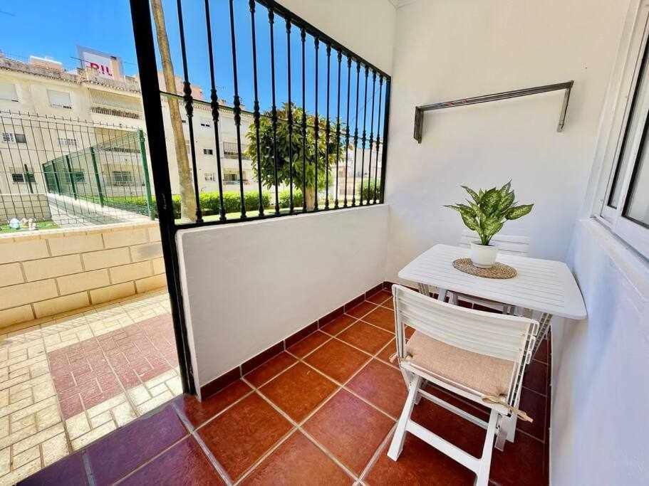 Apartamento Cerca De La Playa Torrecilla Nerja Esterno foto